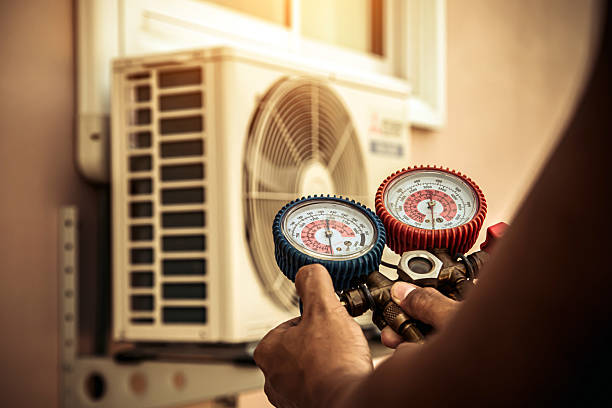 Professional Hvac technician working in Bellevue, MI
